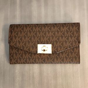 Michael Kors Wallet EUC